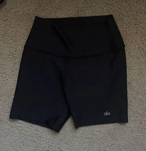 Alo Biker Shorts Black Yoga High-Waisted XS thumbnail 1
