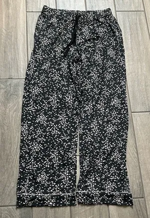 Victoria's Secret Black and White Heart Patterned pajama bottoms thumbnail 1