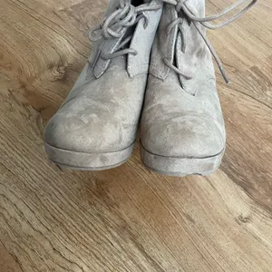 DV Dolce Vita wedge heel ankle booties‎ thumbnail 10