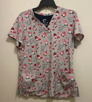 Prints By Maevn Womens Scrub Top M Medium 40” Gnomes Hearts Love Valentines thumbnail 1