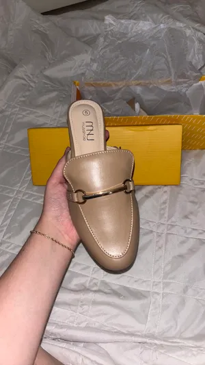 Women’s Camel Mule Slides Tan Size 5 thumbnail 2