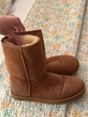 UGG Boots thumbnail 4
