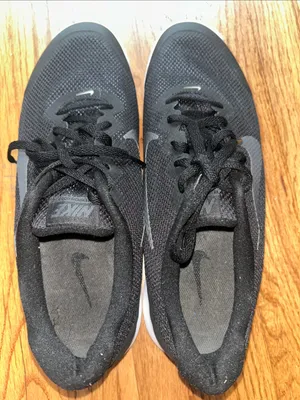 Nike Unisex Black and Gray Lightweight Training Sneakers Womens size 11 thumbnail 5