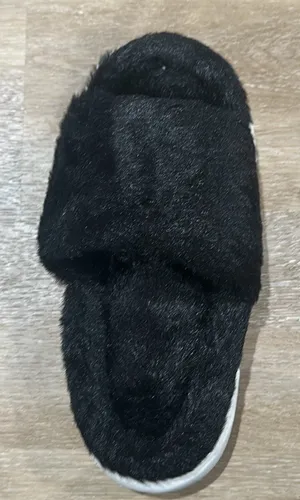 NWT women’s slippers. Size 8. Bought on accident and can’t return. Open toe thumbnail 1