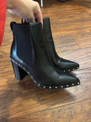Boutique Black Booties thumbnail 2