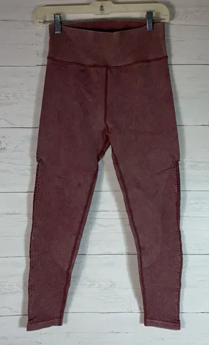 Offline By Aerie Size Medium Real Me Hi Rise 7/8 Leggings burgundy thumbnail 1