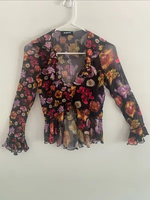 Desigual Mesh Sheer Dark Floral Garden Top Size SMALL thumbnail 2