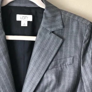 LOFT | Gray Pinstriped Wool Blend Blazer Sz 10 thumbnail 4
