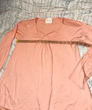 Light Pink / Peach Long-Sleeve Crisscross Neck Tunic Cold Shoulder Top thumbnail 3
