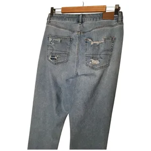 American Eagle Jeans Womens 8 Curvy Mom Jean 90s Distressed Light High Rise Blue thumbnail 9