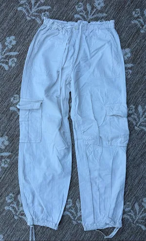 Abercrombie & Fitch White Cargo Jogger Pants thumbnail 1