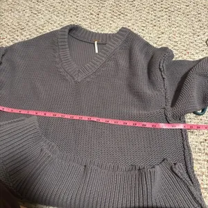 Free People Alli V-neck oversized Sweater Gray- Size XS thumbnail 12
