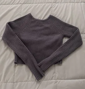 Hollister Crop Top Sweater thumbnail 3