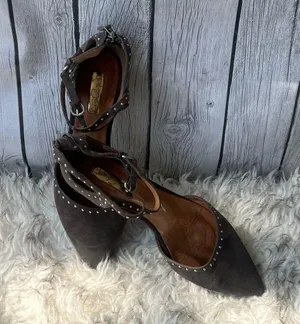 🤎 Halogen Studded Suede Heels - Size 7.5 Elegant and edgy! These pointed-toe heels by Halogen feature a soft suede finish and silver stud detailing for a chic, modern look. ✨ Size 7.5 – true to size ✨ Rich taupe/brown suede ✨ Adjustable ankle strap with silver buckle ✨ Studded detail around toe and straps ✨ Gently worn – great condition Perfect for date night, office outfits, or elevated everyday looks! thumbnail 5