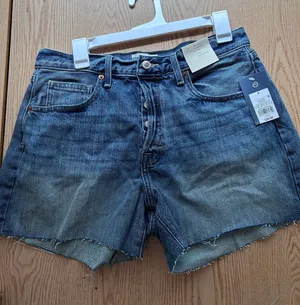 Universal Threads New Womens 90's Baggy Jean Shorts 4” Inseam Mid Rise Size 8 thumbnail 1