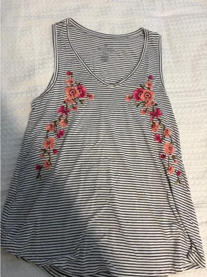 American Eagle Outfitters Soft & Sexy Tank Top Floral thumbnail 1