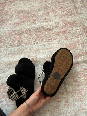 UGG Slippers thumbnail 3