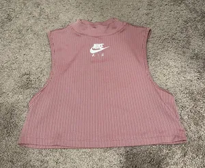Nike Crop Top thumbnail 1