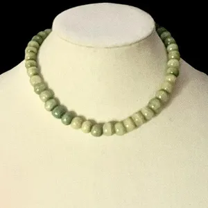 Vintage green alabaster beaded necklace thumbnail 2