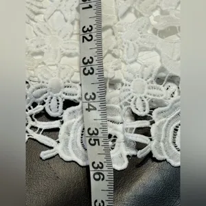 Lulu's White Floral Lace Backless Sheath Dress Size M NWT Classy, Feminine thumbnail 16