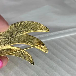 Vintage Monet wings red gold tone brooch thumbnail 5