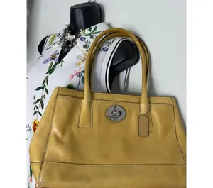 COACH Medium/ Large Leather Gold Shoulder Bag thumbnail 13