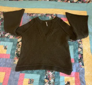 Free People Wool Blend V-Neck Flare Sleeve Woman’s Small Sweater Cozy Casual thumbnail 1