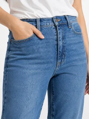Time and Tru Women’s Straight-Leg Jeans in Medium Blue thumbnail 2