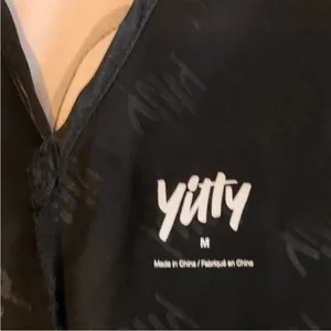 YITTY‎ Women's Satin Pretty Mini Robe Size Medium Iconic Black thumbnail 7