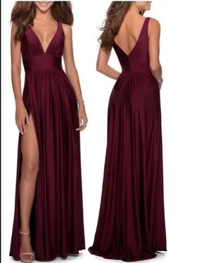 La Femme 28547 Berry Plunge Neck Gown 00 thumbnail 1
