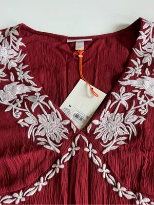 Knox Rose Deep Red V Neck Embroidered Tunic Blouse Top Sz Medium NWT thumbnail 6