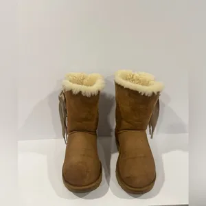UGG Bailey Bow Boots Women’s 9 Chestnut Suede Shearling Lined Winter Boots thumbnail 12