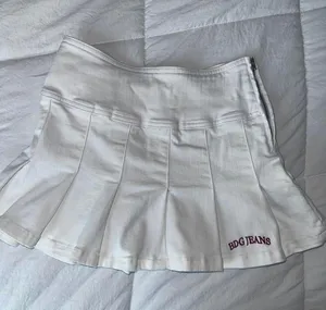 Urban Outfitters BDG white pleated skirt thumbnail 2