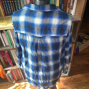 American Eagle blue plaid Ah-mazingly soft S boyfriend fit top thumbnail 2
