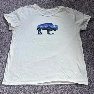 Patagonia Bison Graphic T-Shirt Size Medium Organic Cotton thumbnail 1