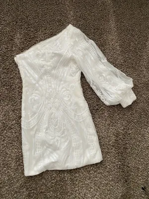 Formal White dress thumbnail 1