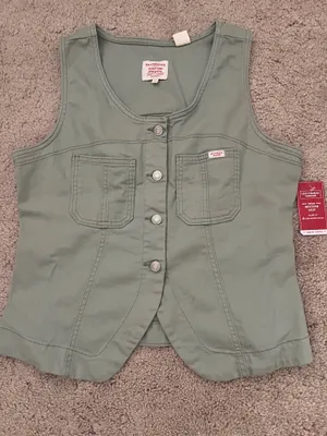 Levi Vest  thumbnail 1