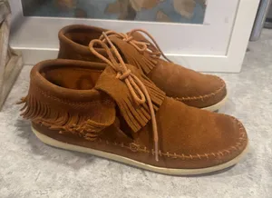 Minnetonka Venice Western Bootie Moccasins Suede Women's Size 8 thumbnail 1