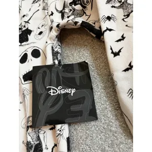 Disney Sweatshirt The Nightmare Before Christmas Cream Jack Skellington NWT Flaw thumbnail 4