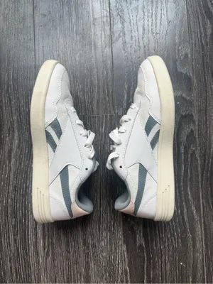 Reebok women’s White & Gray Low-Top Sneakers thumbnail 7