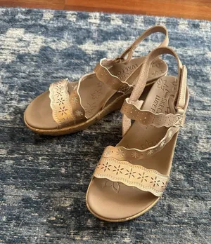 Skechers Cali Luxe Foam Sandals Women’s Size 9 Wedge Rose Gold Resort Pool NEW thumbnail 1