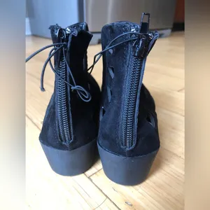 Bobbie Brooks Cut Out Booties Sz 7 Ladies Black NEW NWT thumbnail 4