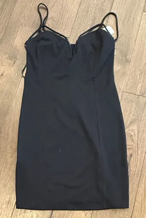 Forever 21 Black Spaghetti Strap Dress NWT Medium C16-015 thumbnail 1