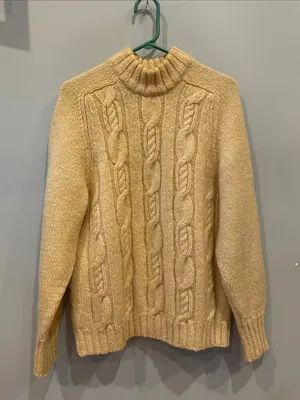 Vintage women’s Cream Cable Knit Sweater wool thumbnail 1