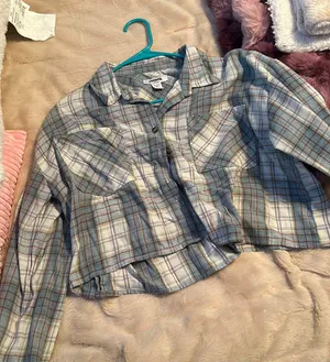 tilly’s cropped flannel  thumbnail 1