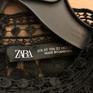 Zara Mock Neck Lace‎ Short Sleeve Dress Black XS thumbnail 3