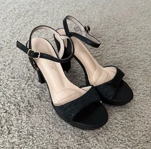Black/Dark Blue Ankle-Strap Block Heels thumbnail 1
