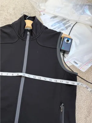 Smartwool Women’s PhD Hyfi Merino Wool Vest Full Zip in Black M thumbnail 10