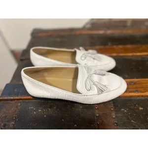 Ann Taylor Ursula Coastal Chic White Croc Embossed Tassel Loafers 7.5 thumbnail 2