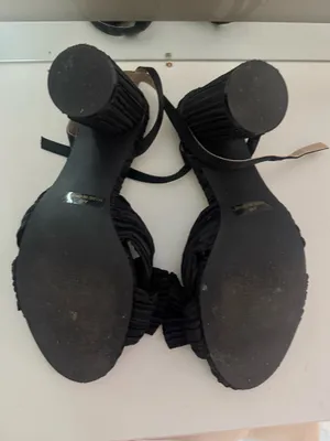 Black Bow Heels Size 7 thumbnail 2